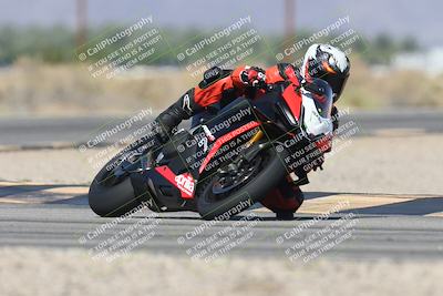 media/Oct-13-2025-Moto Forza (Mon) [[a66d839500]]/3-B Group/Session 3 (Turn 16)/